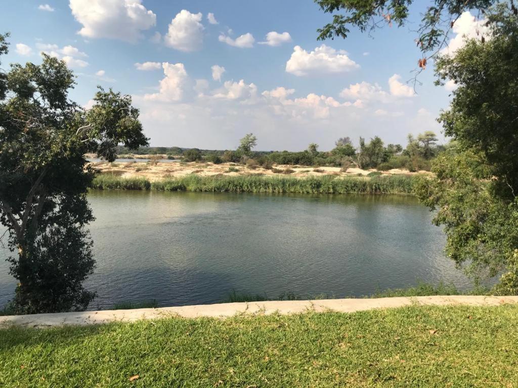 Juda Haus Lodge Katima Mulilo Kültér fotó