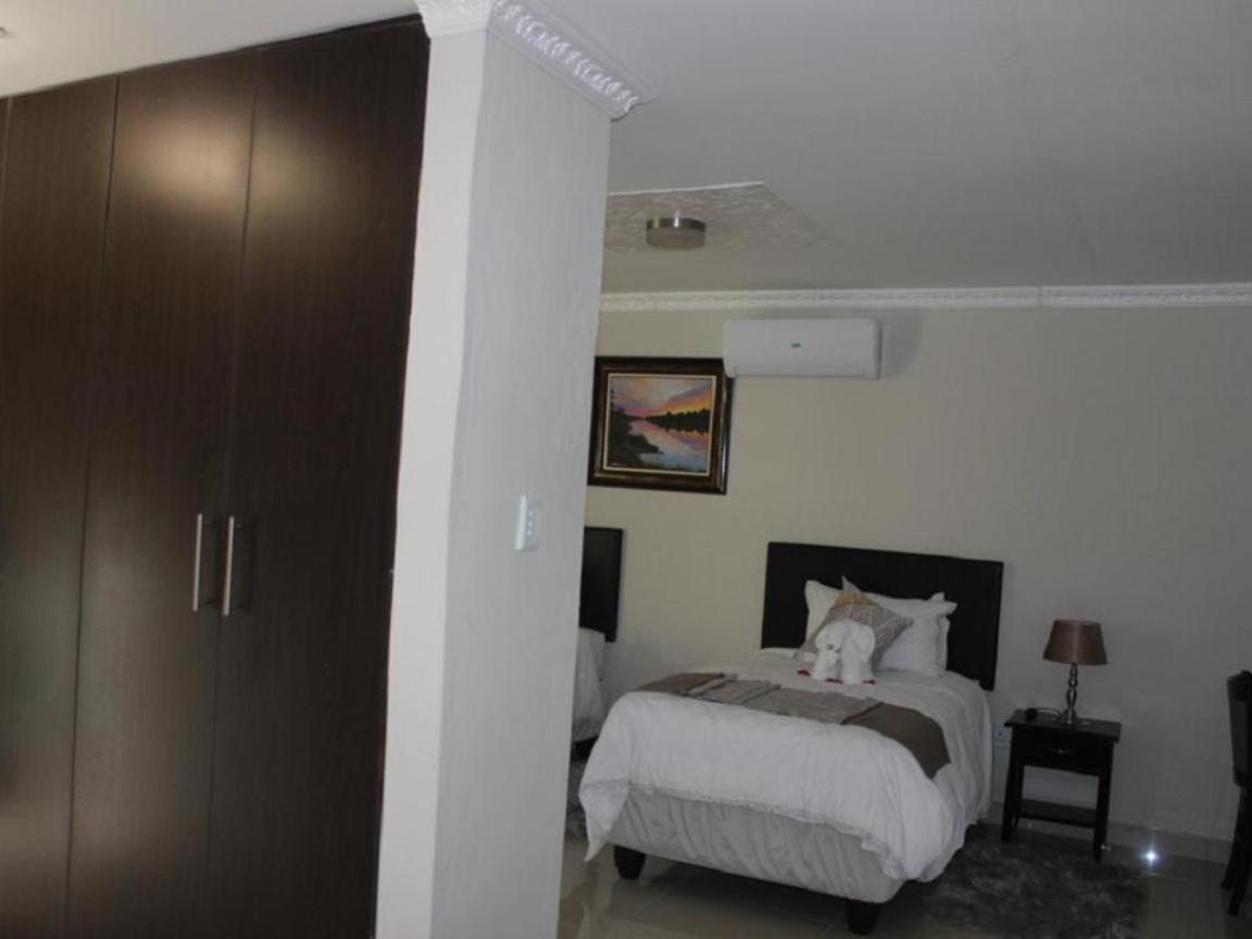 Juda Haus Lodge Katima Mulilo Kültér fotó